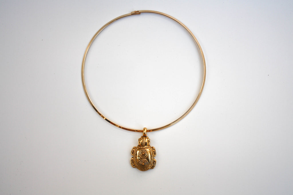 Collier Jone